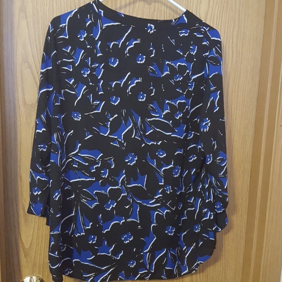 Top - Picture 2 of 2